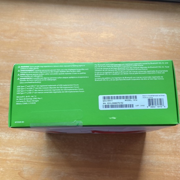 Xbox Pulse Red Controller - Picture 5 of 5